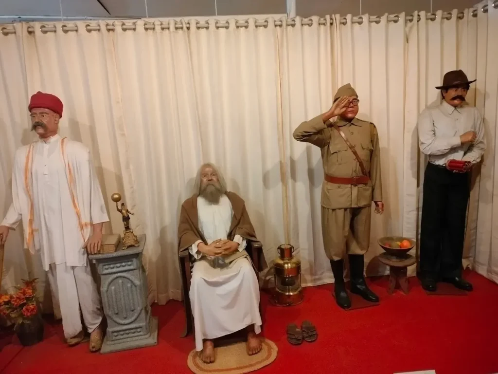 wax museum ooty cab